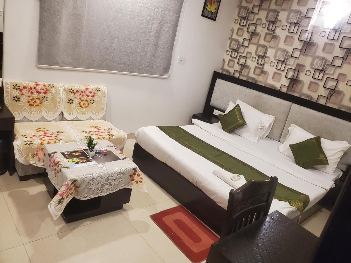 Hotel Aashiyana Inn Νέο Δελχί Εξωτερικό φωτογραφία
